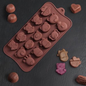 Форма для льда и шоколада 15 ячеек 20,6х10,5х1,4 см "Животные. Любовь" цвет шоколадный  