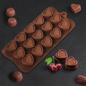 Форма для льда и шоколада 15 ячеек 22х10,5х1,7 см (2,2х2,8 см) "Сердце" цвет шоколадный    