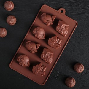 Форма для льда и шоколада 8 ячеек 21х11 см (4,3х3,5 см) "Машинки" цвет шоколадный