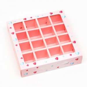 Коробка на 16 конфет "Сердца", 17,7 х 17,7 х 3,8 см 