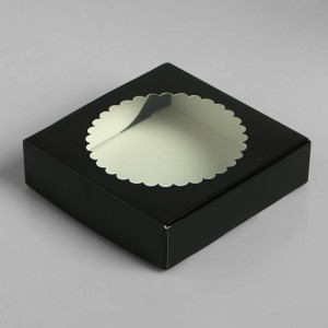 П34/Ч Подарочная коробка с окном, черная 11,5 х 11,5 х 3 см