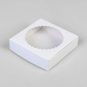 Подарочная коробка с окном, белая, 11,5 х 11,5 х 3 см   
