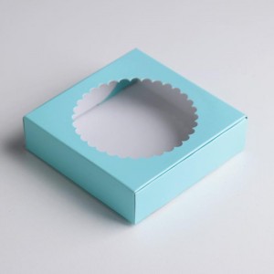 Подарочная коробка с окном, голубая, 11,5 х 11,5 х 3 см