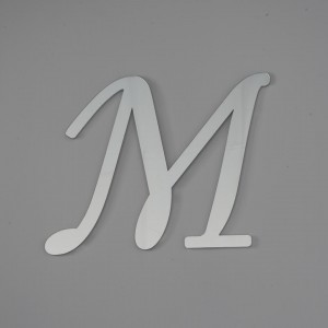 Топпер акриловый буква "М", 8 см (серебро)