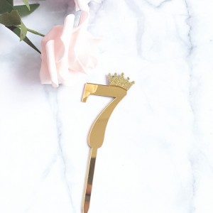 Топпер акриловый "Цифра 7" с короной (золото) 10,5 см